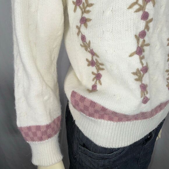 Vintage Alfred Dunner Floral Embroidered Sweater Cream Mock Neck Made in Hong Ko - Picture 5 of 16